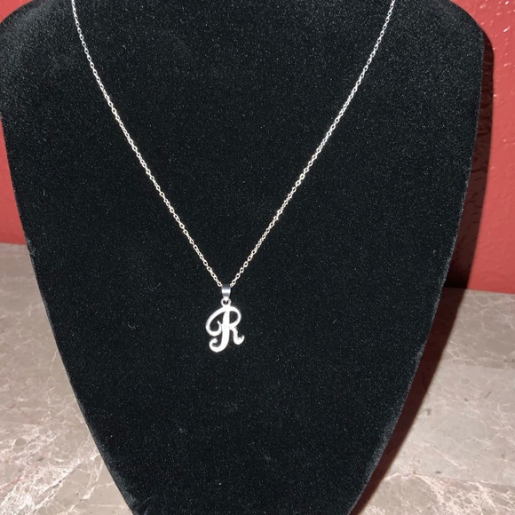 Silver R initial pendant necklace. - Picture 2 of 2
